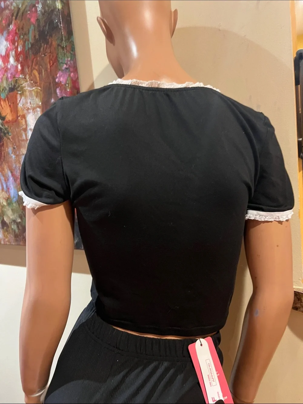 ROMWE Black Crop Top with White Cross Appliqué - Picture 5 of 6